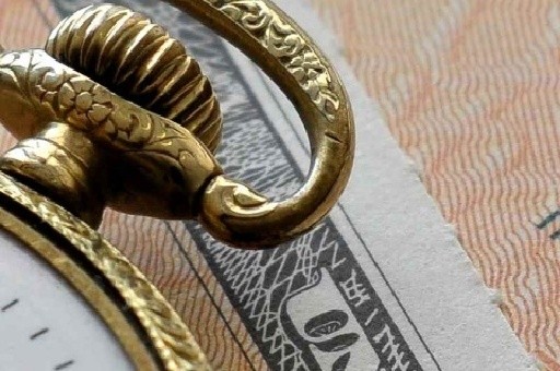 卢浮宫失窃珠宝黑市现身，揭秘珠宝失窃与黑市交易内幕