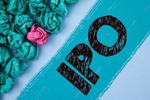 村民善意搭载老人遭遇车祸，助人者获免责处理