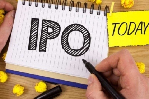 王世坚街头演唱没出息引爆现场气氛！