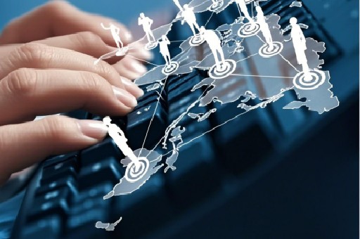 12306回应高铁不卖卫生巾事件引热议