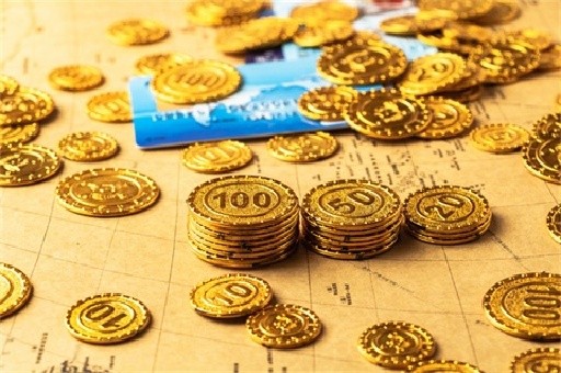 18岁男生赤脚勇闯火场救人